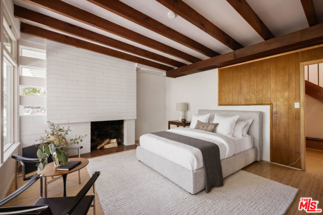 7349 Pacific View Drive, Los Angeles CA: https://media.crmls.org/mediaz/961a0452-fc3a-4acf-b0c3-528a8e6434c5.jpg