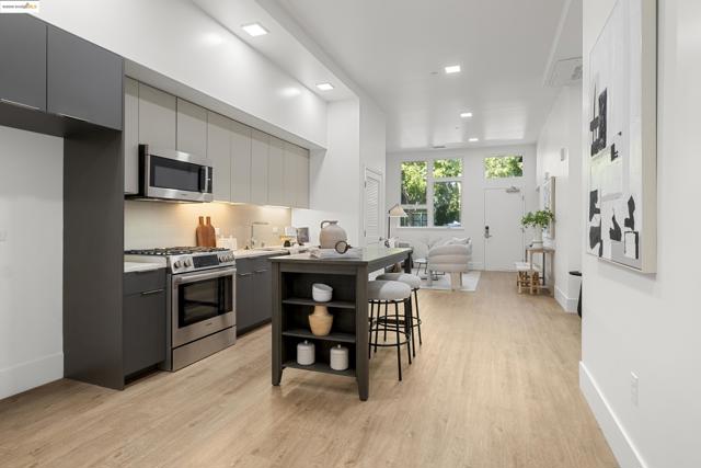 1545 32nd St, Oakland CA: https://media.crmls.org/mediaz/961a0e57-ff36-4831-b29e-e27e5b031d81.jpg