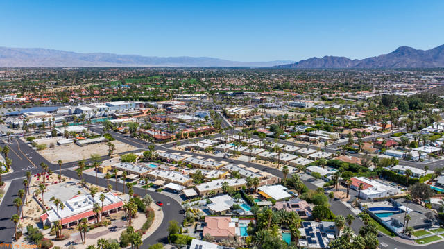 42602 Rancho Mirage Lane, Rancho Mirage CA: https://media.crmls.org/mediaz/961aa6dc-1628-465f-a972-ae482de32693.jpg