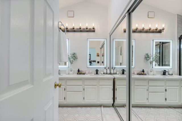 1090 Los Altos Drive, Hollister CA: https://media.crmls.org/mediaz/961b0ae5-cee2-42a2-850a-6d95a7ea5ac3.jpg