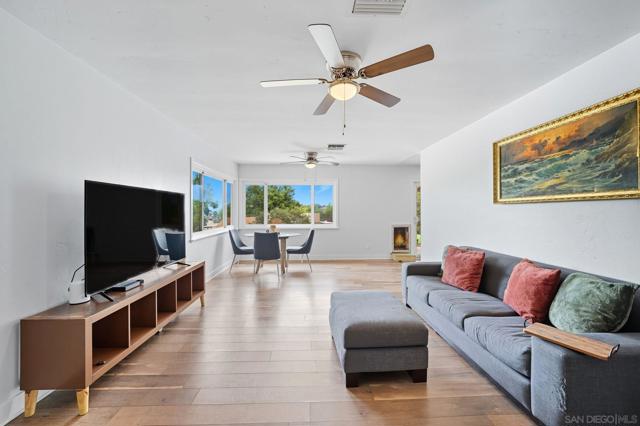 321 North Lane, El Cajon CA: https://media.crmls.org/mediaz/961b3f62-ca62-4d2c-b293-bdb24d3be572.jpg