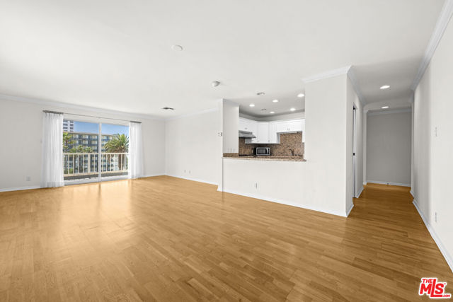 101 California Avenue, Santa Monica CA: https://media.crmls.org/mediaz/961b633c-3dc9-4066-bc87-ed3c3998d1c6.jpg