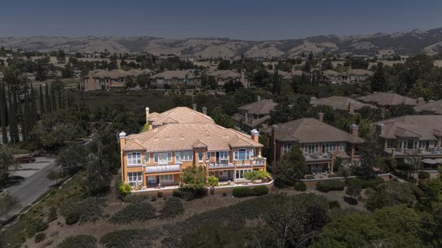 5365 SILVER KNOLL Court, San Jose CA: https://media.crmls.org/mediaz/961b8e93-2b0d-443e-a0cc-0719c02107f6.jpg