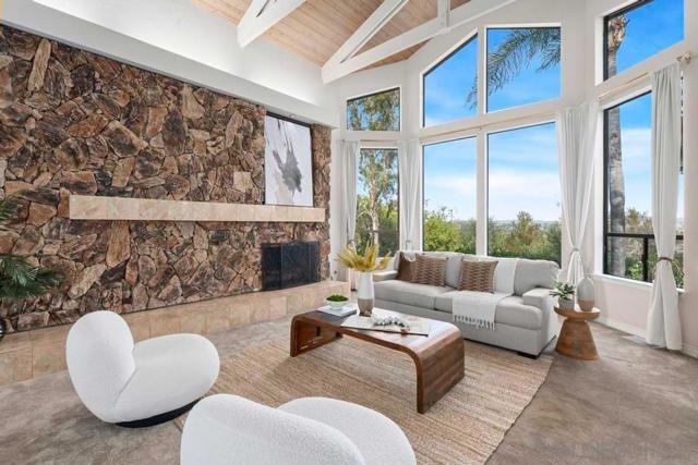 12916 Polvera Ave, San Diego CA: https://media.crmls.org/mediaz/961bd724-7977-4dc4-a4e8-4529b14c89f6.jpg