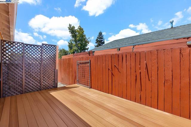 1069 Melcher St, San Leandro CA: https://media.crmls.org/mediaz/961c9de5-4adf-49b8-9363-fe49133c6bc1.jpg