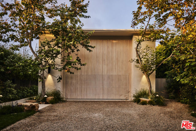 Image 2 of 18 For 23515 Malibu Colony Road 81a