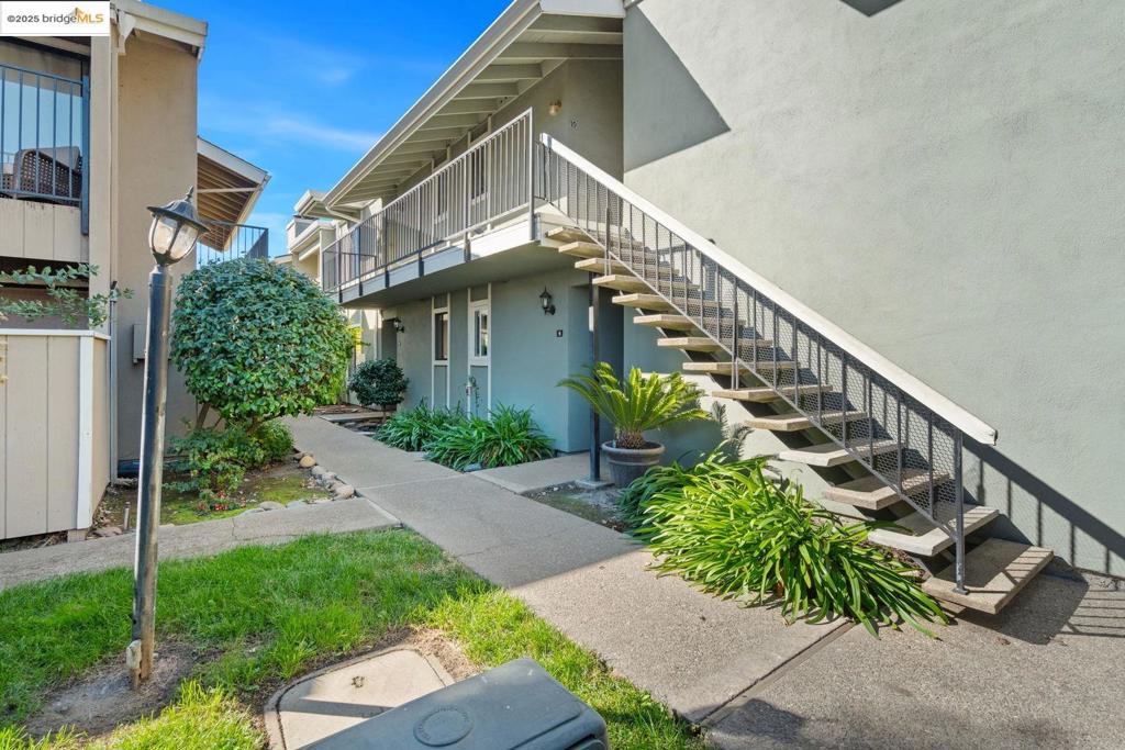 3720 W Benjamin Holt DR #APT10