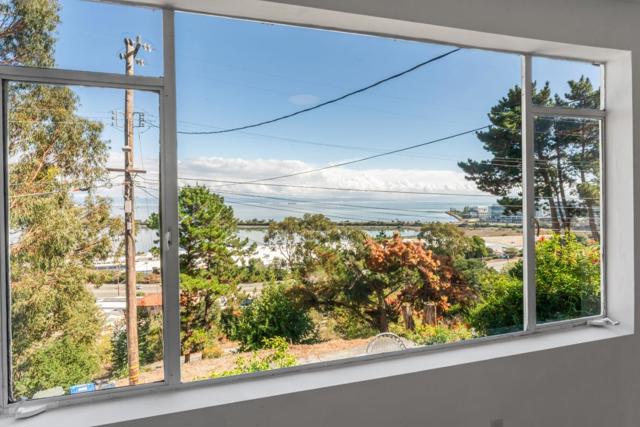 25 Gladys Avenue, Brisbane CA: https://media.crmls.org/mediaz/961fb511-b5cb-4900-9f04-217eece6fd29.jpg