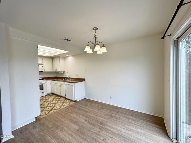 4911 Catamaran Street, Oxnard CA: https://media.crmls.org/mediaz/961fbeb0-8514-4486-8405-b0276da4ae88.jpg