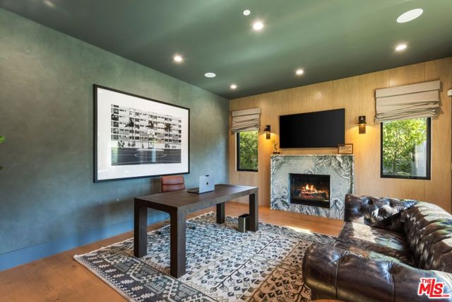 5084 Valjean Avenue, Encino CA: https://media.crmls.org/mediaz/9620700d-9dcc-4057-bf84-ccde282f95c7.jpg