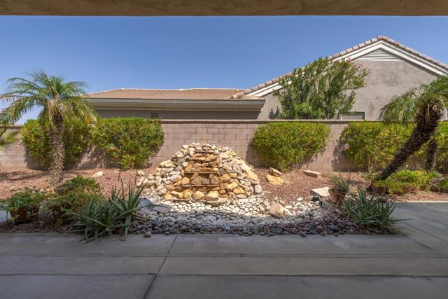 78776 Tamarisk Flower Drive, Palm Desert CA: https://media.crmls.org/mediaz/9620a137-debd-444a-b04d-3162e8c3d5e9.jpg