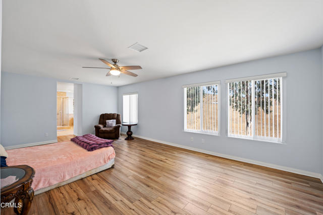 32650 The Old Road, Castaic CA: https://media.crmls.org/mediaz/9621e4df-6d82-4a4f-949f-fa2073dfbfe5.jpg