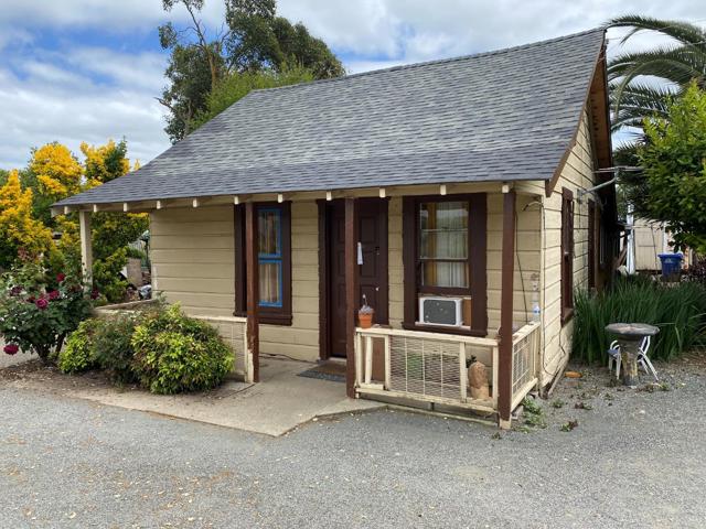 15860 Hill Road, Morgan Hill CA: https://media.crmls.org/mediaz/9621ecc0-b101-4d97-94cf-21269b06b3ee.jpg