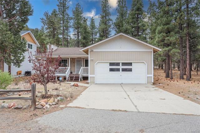 2324 Manzanita Lane, Big Bear CA: https://media.crmls.org/mediaz/9622918a-2b75-469f-a164-8c5576db129a.jpg
