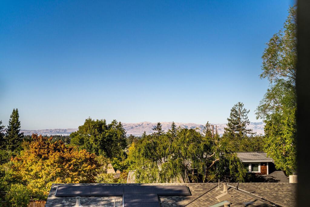 https://media.crmls.org/mediaz/9622a73d-8b42-43dd-86c1-8d5722786fdc.jpg?preset=X-Large