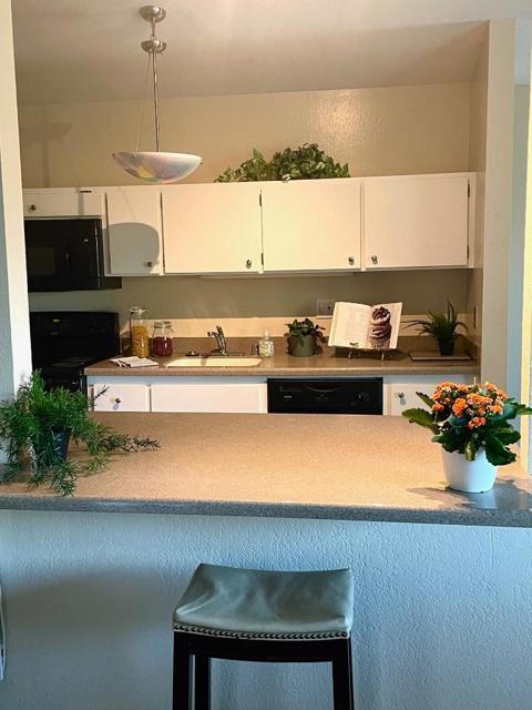 4111 George Avenue, San Mateo CA: https://media.crmls.org/mediaz/9622e4a9-6211-4129-b101-79222bf4d05a.jpg