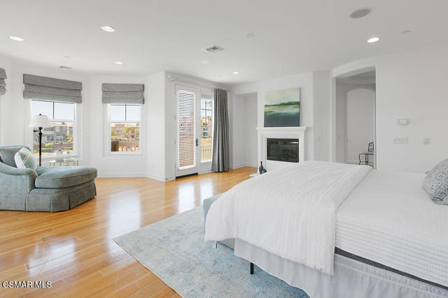 4014 Caribbean Street, Oxnard CA: https://media.crmls.org/mediaz/96238d31-93b5-41c5-8946-0c46dd9a250a.jpg