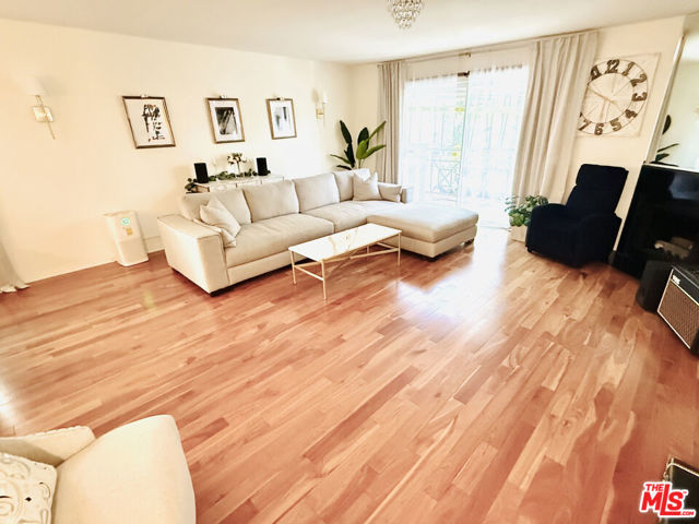 Drew Fenton | 11907 Darlington Avenue Los Angeles CA | MLS: 7264256