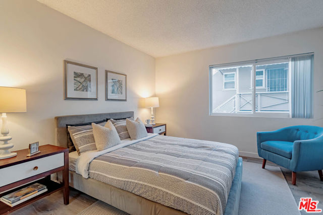 1833 N NORMANDIE Avenue, Los Angeles CA: https://media.crmls.org/mediaz/9625d3c9-f2f9-438b-820d-7f8f672afdd1.jpg