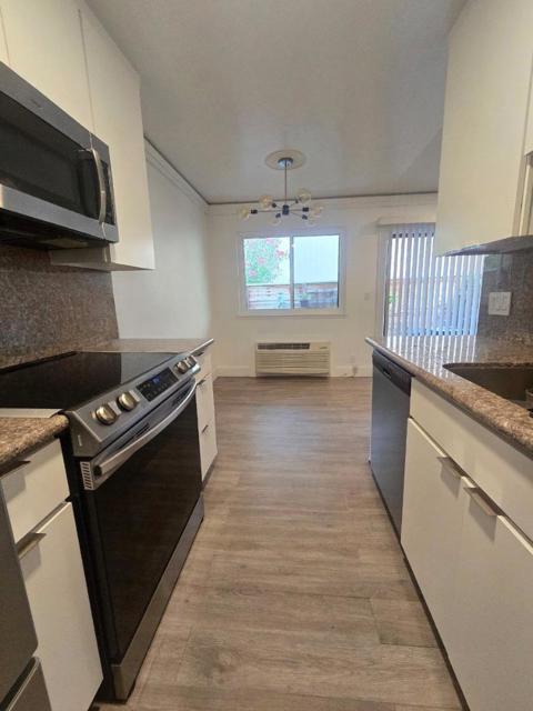 948 Kiely Boulevard, Santa Clara CA: https://media.crmls.org/mediaz/9626618c-cb92-476e-b643-a39c262d5b14.jpg