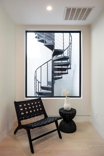 596 Franklin Street, Mountain View CA: https://media.crmls.org/mediaz/962737c2-dc34-4fcc-8536-256ed2bdc7d7.jpg