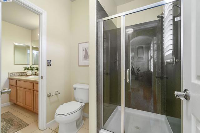 250 Jack London Ave, Alameda, California 94501, 4 Bedrooms Bedrooms, ,3 BathroomsBathrooms,Single Family Residence,For Sale,Jack London Ave,41111270