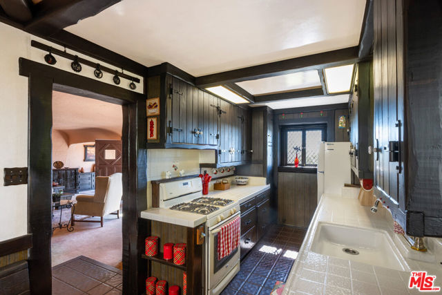 769 Bonita Drive, South Pasadena CA: https://media.crmls.org/mediaz/96283e2f-4555-4c41-8b40-ca7e87e7be52.jpg