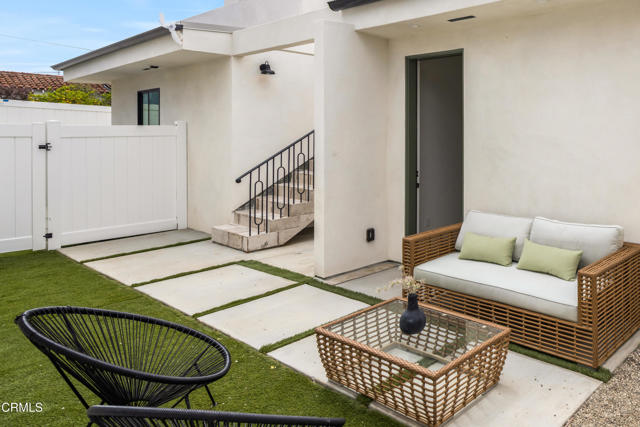 4245 W 62nd Street, Los Angeles CA: https://media.crmls.org/mediaz/96285880-a2b9-41a8-88d8-1b61ec4938fa.jpg