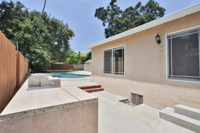 4841 Crown Avenue, La Canada Flintridge CA: https://media.crmls.org/mediaz/962877e8-e77e-47ce-bfdd-cf45538dccaf.jpg
