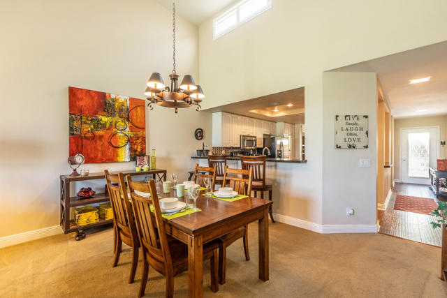 39432 Narcissus Way, Palm Desert CA: https://media.crmls.org/mediaz/96296177-faa8-4d9e-ba50-669d43e4b04a.jpg