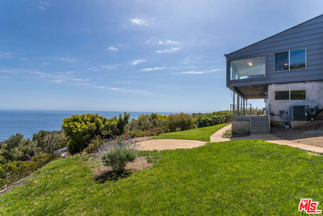 32701 Vista De Los Ondas Street, Malibu CA: https://media.crmls.org/mediaz/962984ec-e01c-496f-970c-15854f0e8dbb.jpg