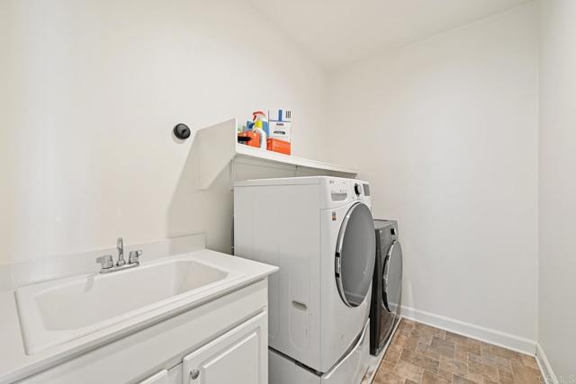4634 Silent Knoll Drive, Fallbrook CA: https://media.crmls.org/mediaz/9629f184-80cd-43de-8118-6ef4a29f184d.jpg
