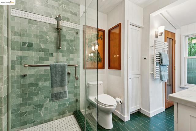 5550 Snake Road, Oakland CA: https://media.crmls.org/mediaz/9629fa4e-158e-4d51-b8f5-feea23e63944.jpg