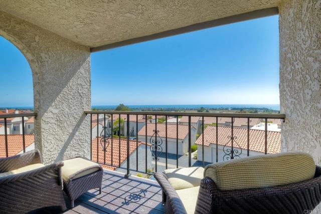 Detail Gallery Image 10 of 21 For 6677 Paseo Del Norte #B,  Carlsbad,  CA 92011 - 2 Beds | 1 Baths