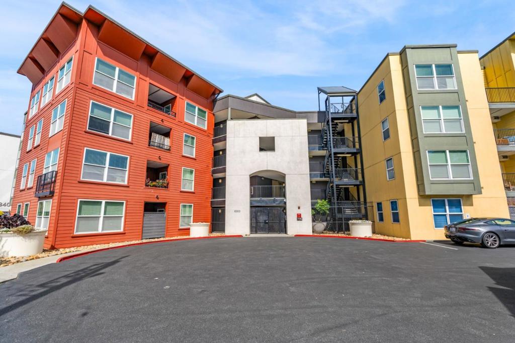 8300 Oceanview Terrace #101