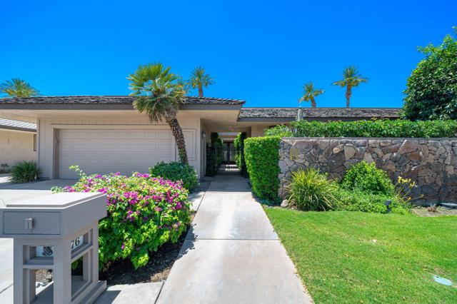 76 Princeton Drive, Rancho Mirage CA: https://media.crmls.org/mediaz/962b13b8-df95-4594-9a20-d197c8040b3c.jpg