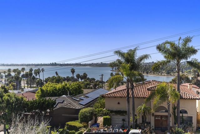 Detail Gallery Image 2 of 72 For 2841 Lloyd Street, San Diego,  CA 92117 - 5 Beds | 3/1 Baths