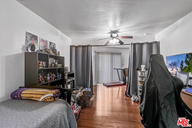 2463 Easy Avenue, Long Beach CA: https://media.crmls.org/mediaz/962be26c-a38a-475f-bd8a-0607ef6f5076.jpg