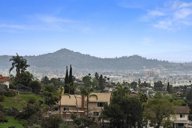 8016 Sterling Dr, El Cajon CA: https://media.crmls.org/mediaz/962c8f55-946d-490f-81f3-0a1223219730.jpg