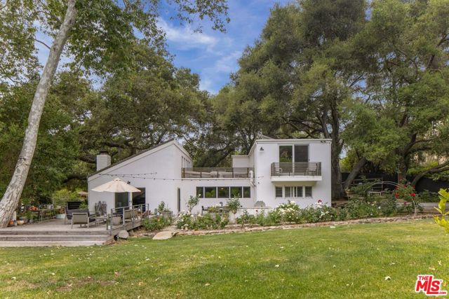 959 Crater Oak Drive, Calabasas, CA 91302