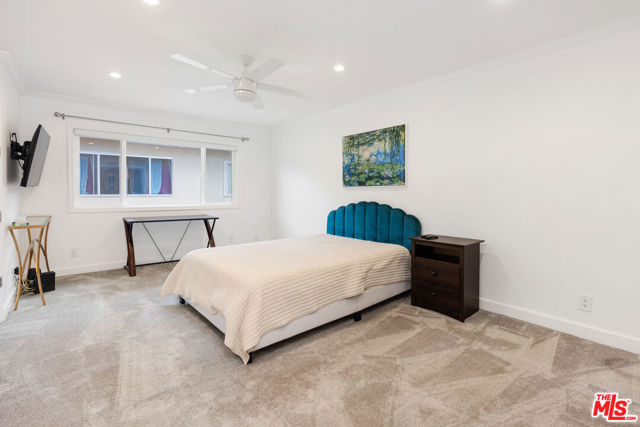 6708 Hillpark Drive, Los Angeles CA: https://media.crmls.org/mediaz/962cb9ba-f303-4cfb-b982-a043af1eab08.jpg