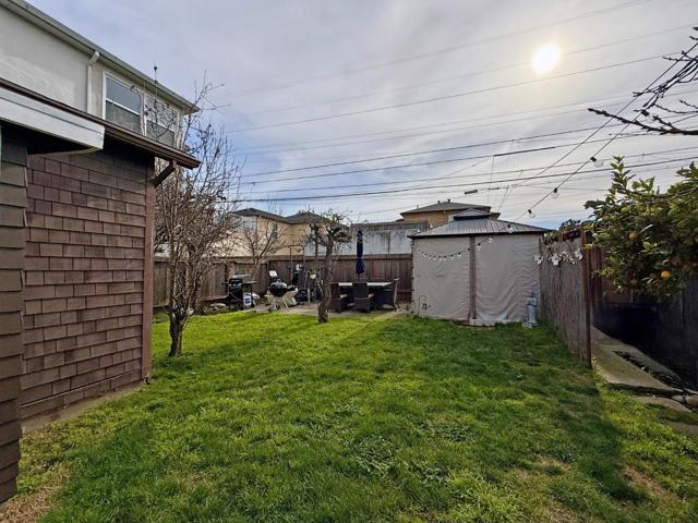 1117 Chula Vista Avenue, Burlingame CA: https://media.crmls.org/mediaz/962cda43-6da6-48a5-a130-9e4e13c00d31.jpg