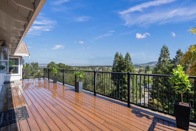 1501 Welburn Avenue, Gilroy CA: https://media.crmls.org/mediaz/962e99f9-1889-4136-89f1-d1569f40f5af.jpg