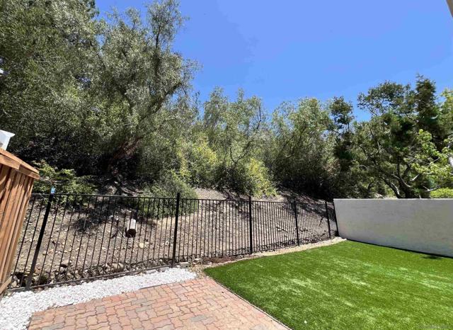 9539 Compass Point Dr S, San Diego CA: https://media.crmls.org/mediaz/962ee688-eba9-4480-aa82-ae1317ed0e20.jpg