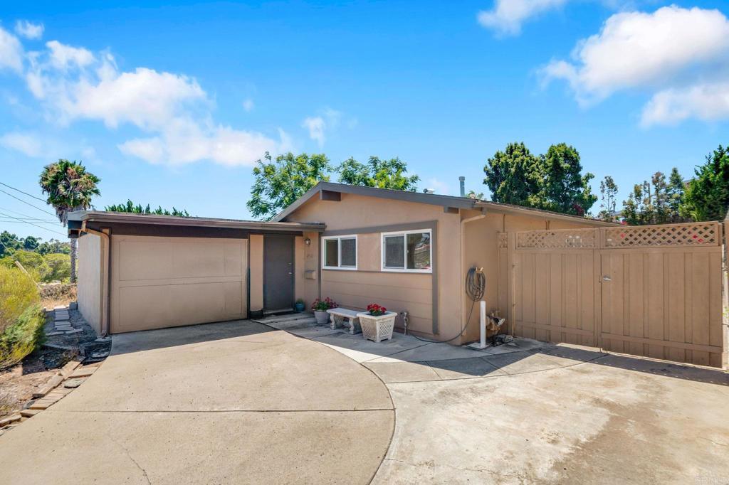 4560 Derrick Drive - photo 19