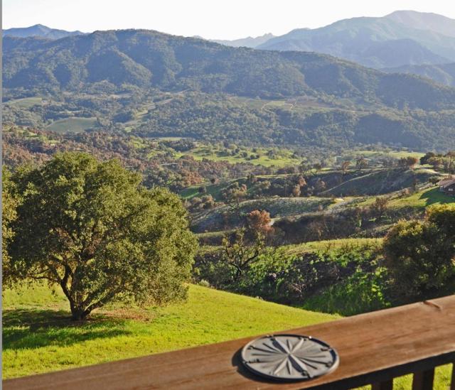 18 Asoleado Drive, Carmel Valley CA: https://media.crmls.org/mediaz/962f980b-812b-467c-bd8c-3bc6bd6b9d54.jpg