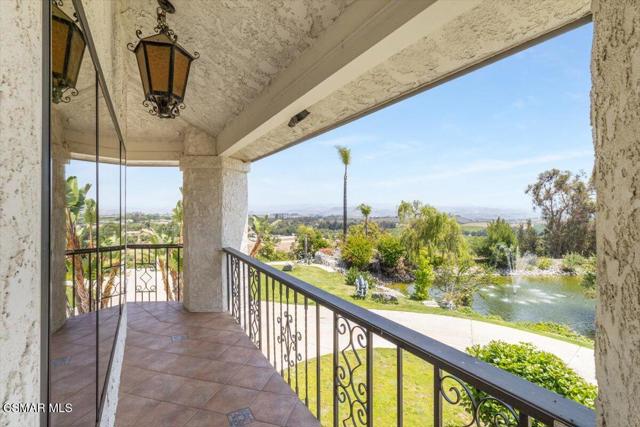 8445 Roseland Avenue, Moorpark CA: https://media.crmls.org/mediaz/962fbcb9-7688-4aa8-9a12-2d5641b79006.jpg