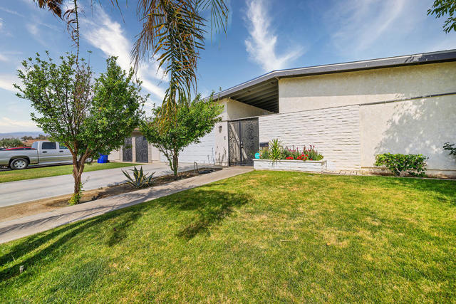 44784 Sherwood Drive, Indio CA: https://media.crmls.org/mediaz/962feec4-c500-446c-ac55-a99ab8c2be1c.jpg