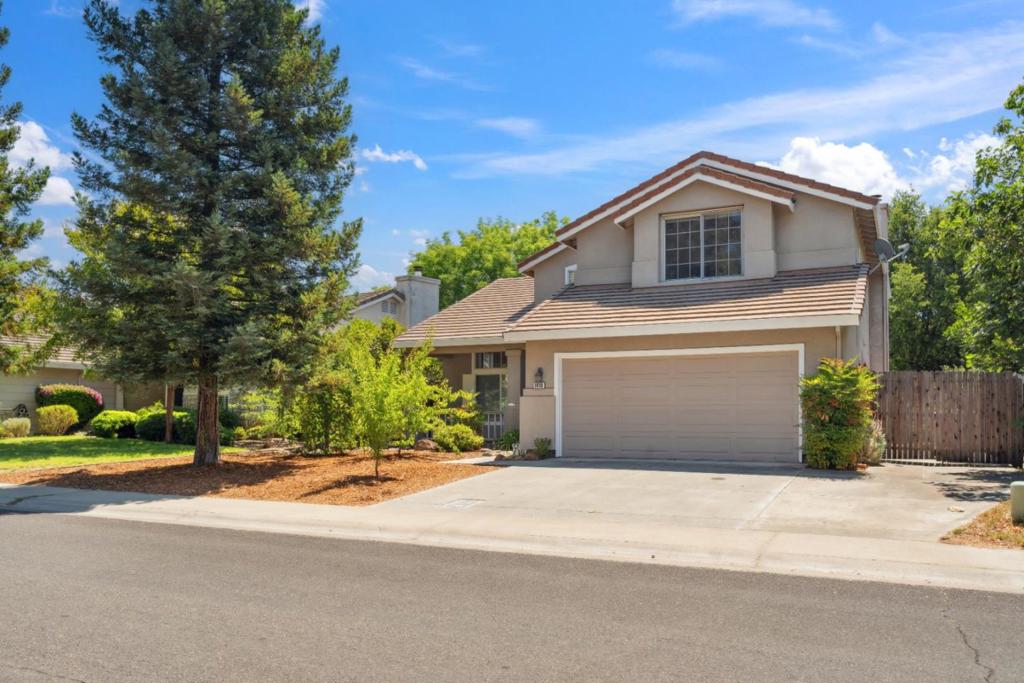 1418 Eligio Lane