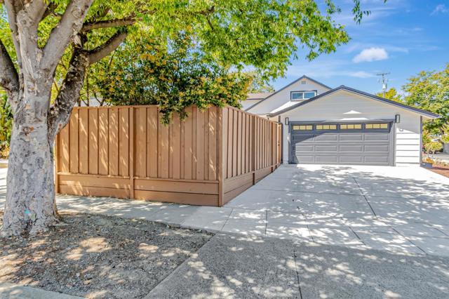 2225 Montezuma Drive, Campbell CA: https://media.crmls.org/mediaz/96302356-536c-4b63-9f53-1381d4707cba.jpg